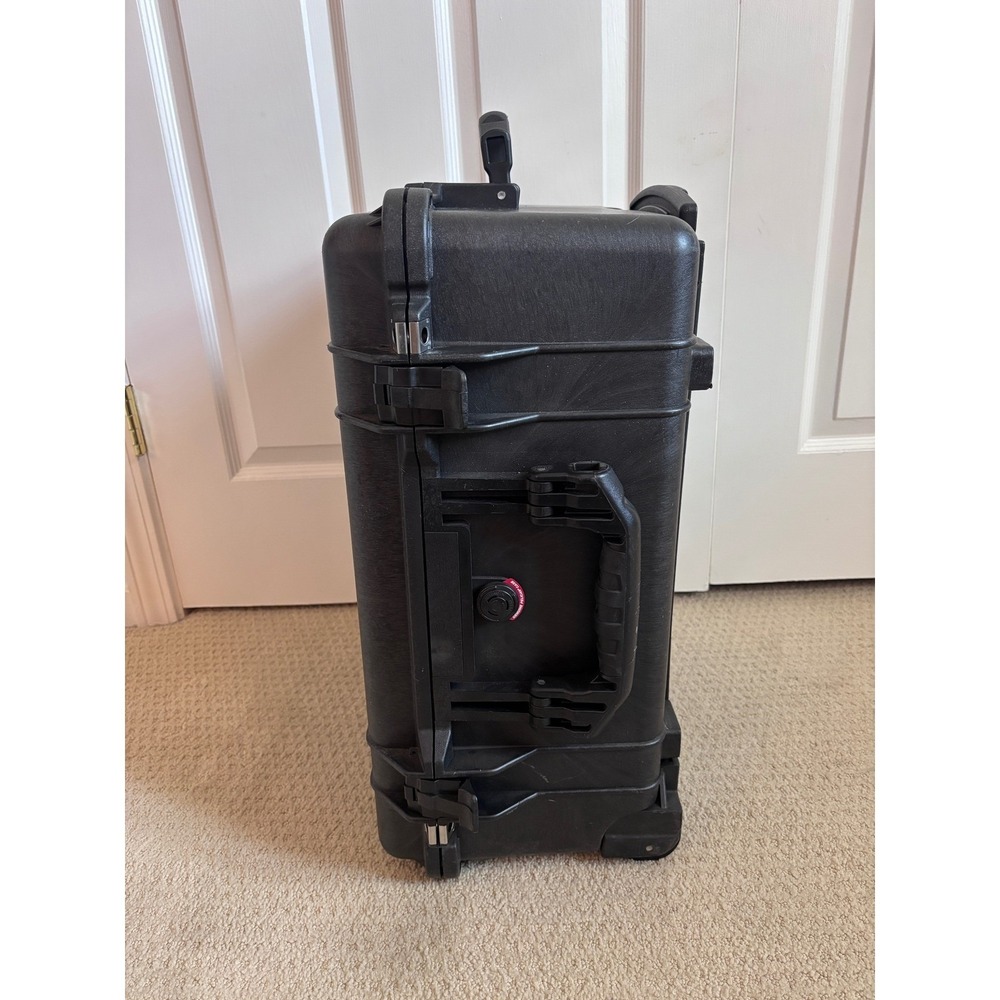Pelican 1560 Case Black Wheeled Rolling Hard Protective Case Foam and Handle - Picture 8 of 11